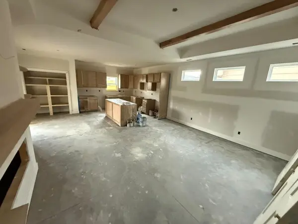 8962 E Joshua St, Bel Aire, KS 67226