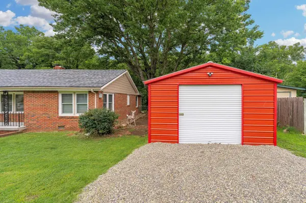 3430 E Crystal St, Wichita, KS 67216