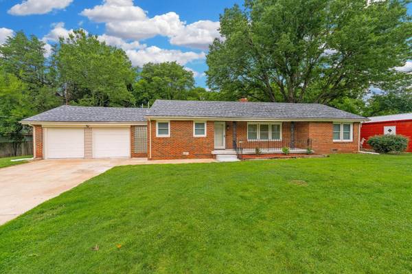 3430 E Crystal St, Wichita, KS 67216