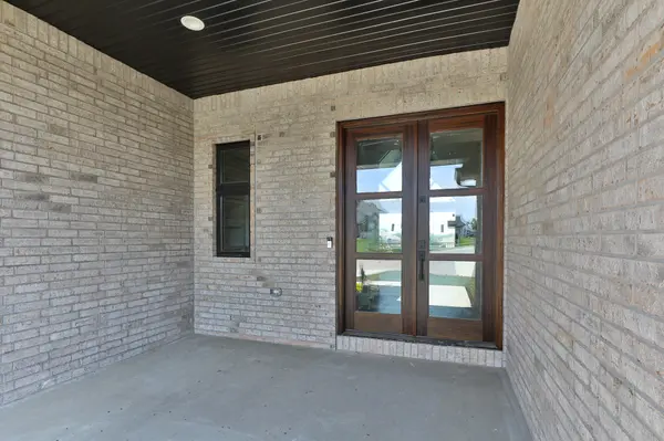 2066 N Unbridled CT, Springfield, MO 65802