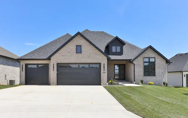 2066 N Unbridled CT, Springfield, MO 65802