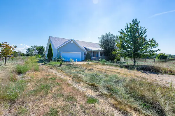 109 Bull Frog DR, Seymour, MO 65746