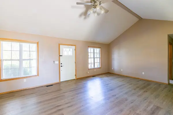 109 Bull Frog DR, Seymour, MO 65746