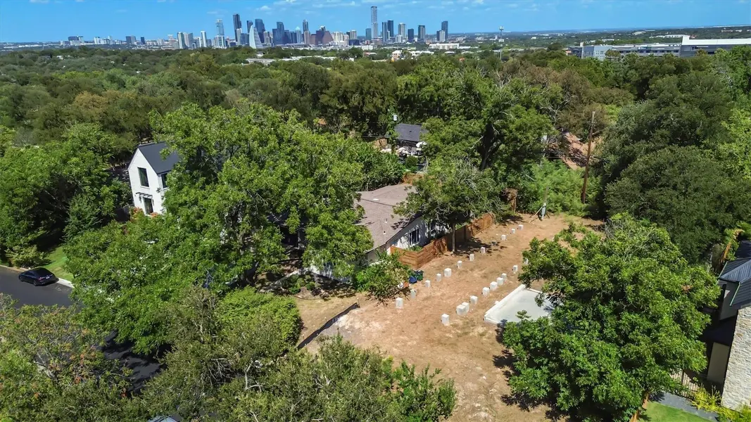 2320 Westoak DR, Austin, TX 78704