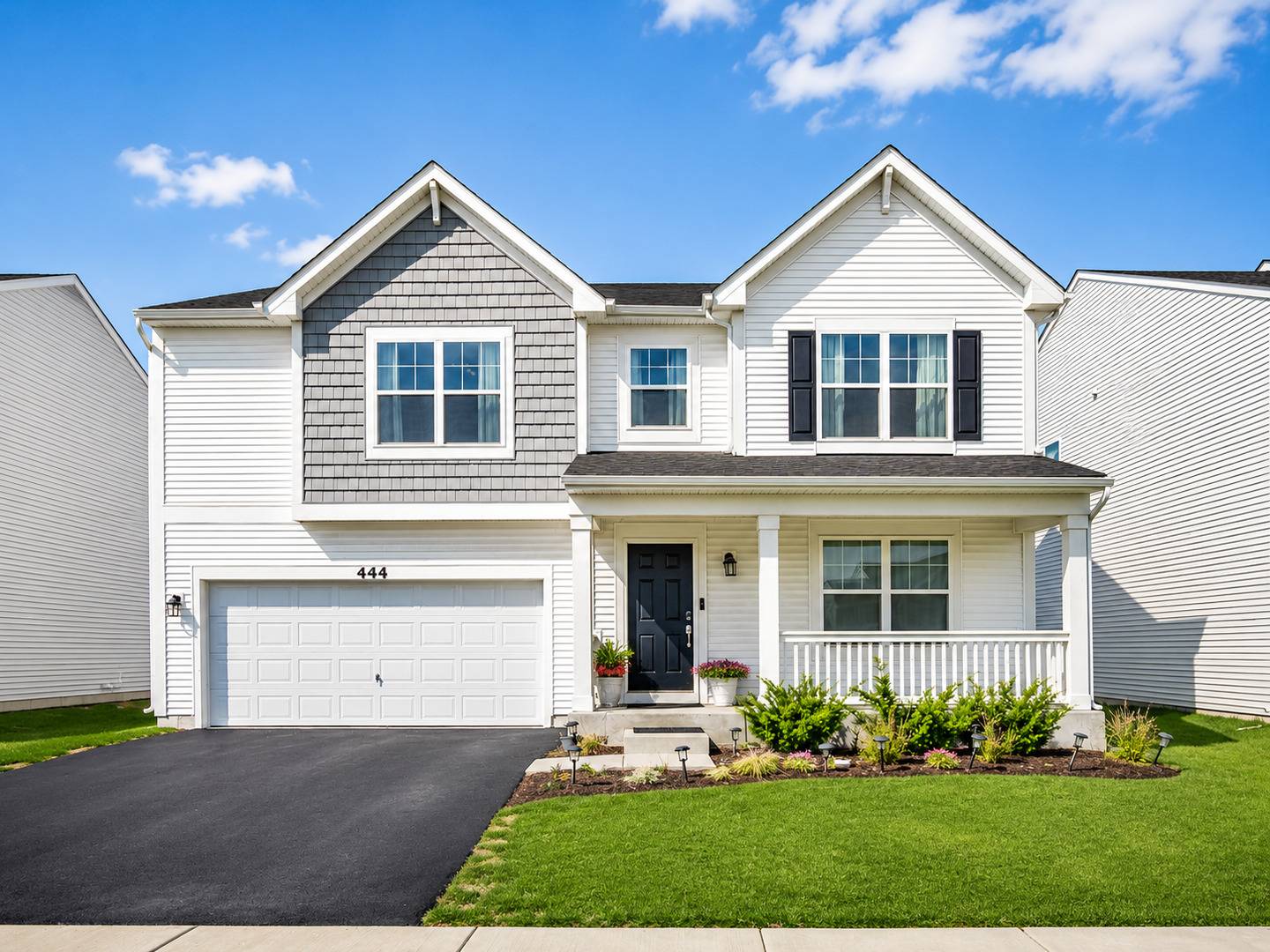 444 Radcliff LN, South Elgin, IL 60177