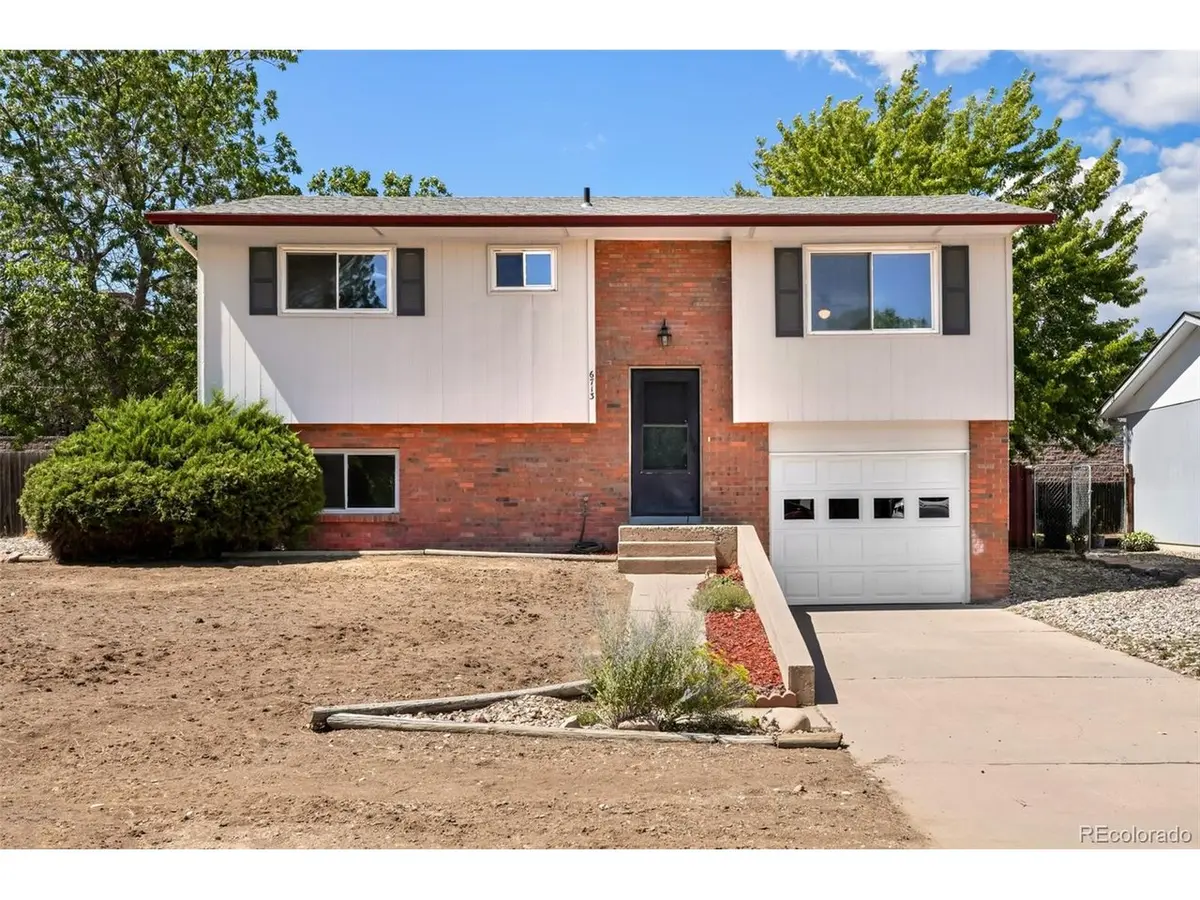 6713 Debra, Fort Collins, CO 80525
