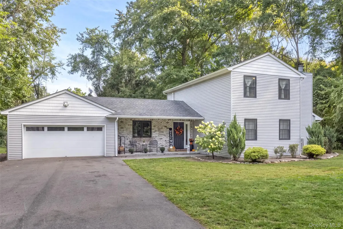 30 Knoth RD, Wallkill, NY 12589