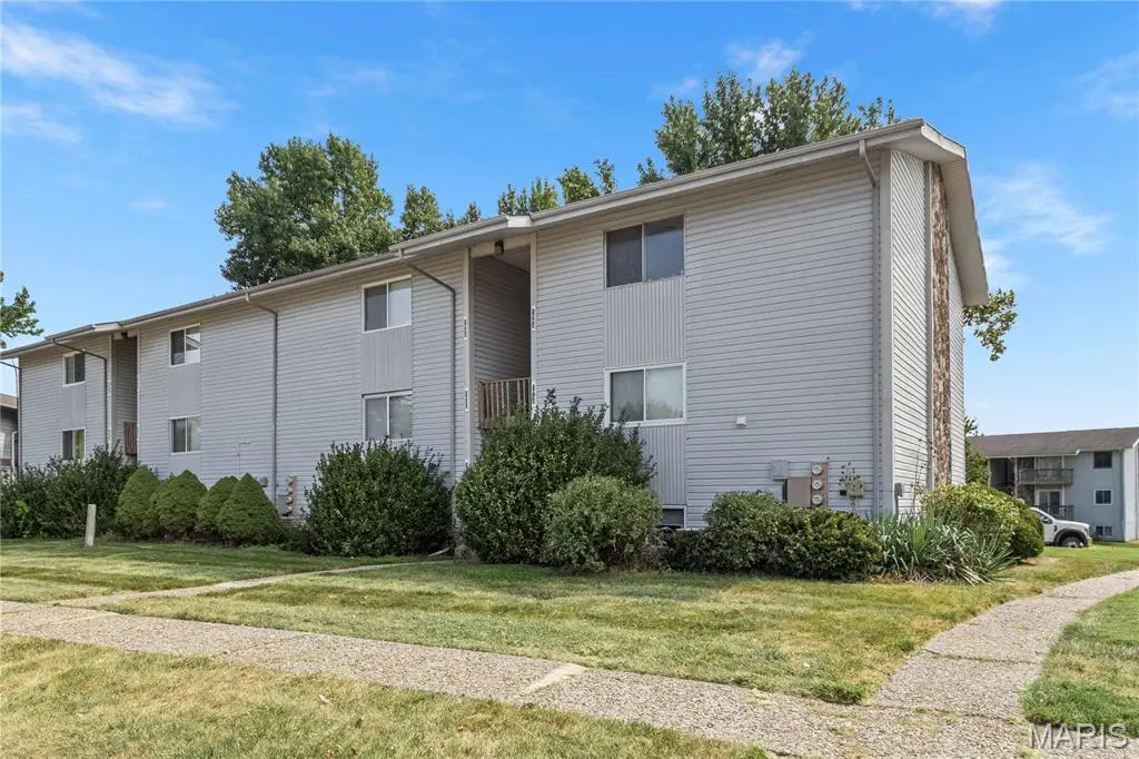 1941 Gascony Parc DR #1941, Lake St Louis, MO 63367