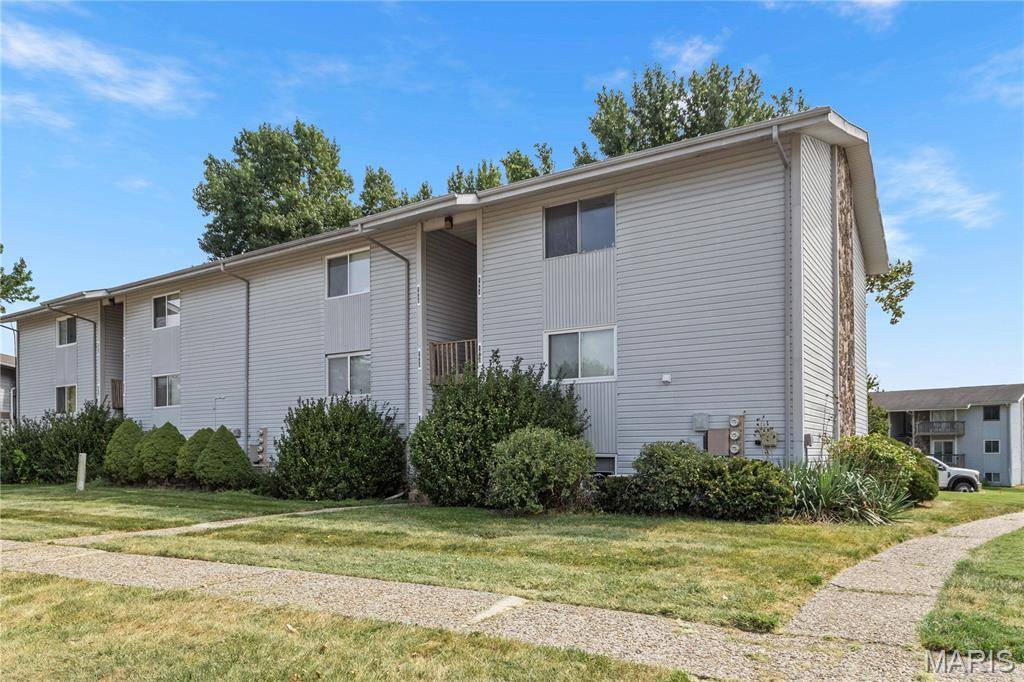 1941 Gascony Parc DR #1941, Lake St Louis, MO 63367