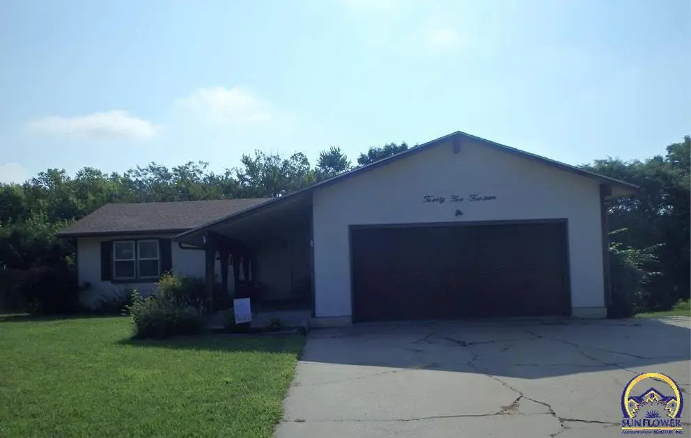 2514 Coronado Ct, Emporia, KS 66801