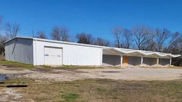2010 W 2nd ST, Taylor, TX 76574