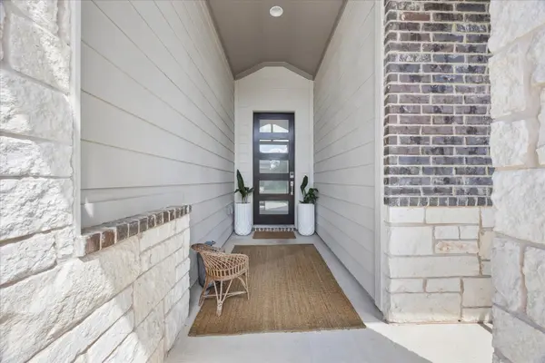 832 Whitetail DR, Round Rock, TX 78681