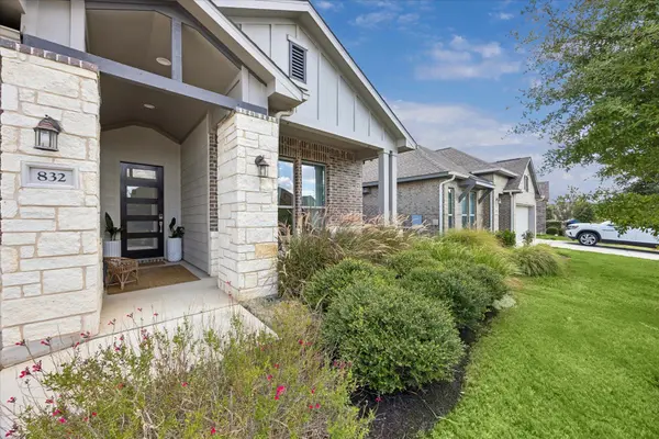 832 Whitetail DR, Round Rock, TX 78681