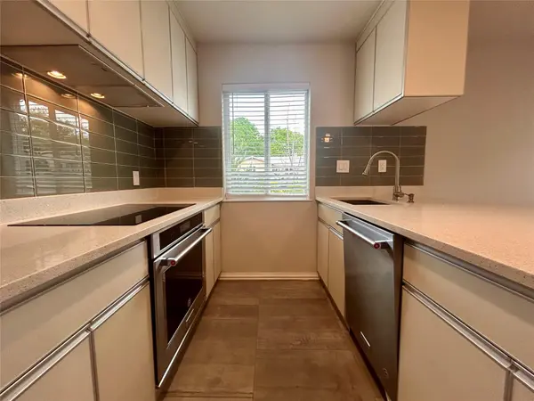8924 Trone CIR #C, Austin, TX 78758