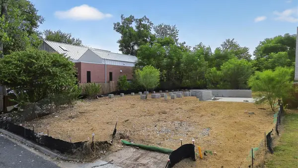 2602 Little John LN, Austin, TX 78704