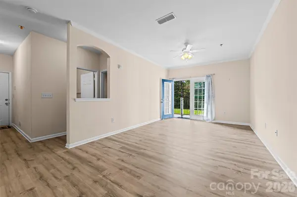 100 Vista Lake DR #3, Candler, NC 28715