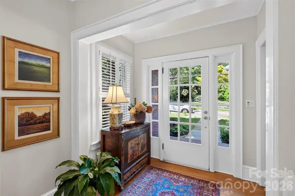 36 Mount Vernon CIR, Asheville, NC 28804