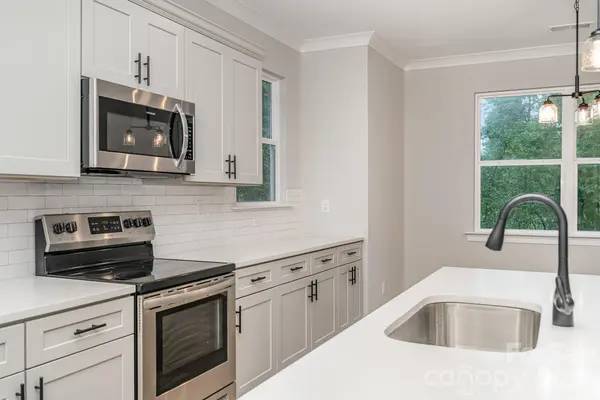 1531 Lisbon LN, Charlotte, NC 28269