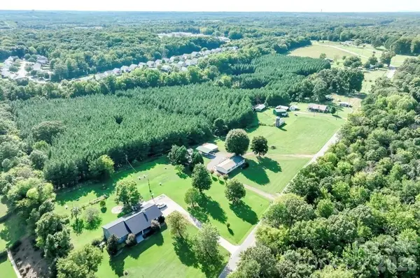 3322 Morehead RD, Charlotte, NC 28262