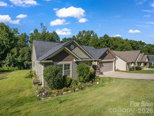 138 Brookwood Creek DR, Landrum, SC 29356