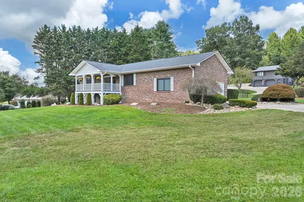 123 Turley Falls RD, Hendersonville, NC 28739