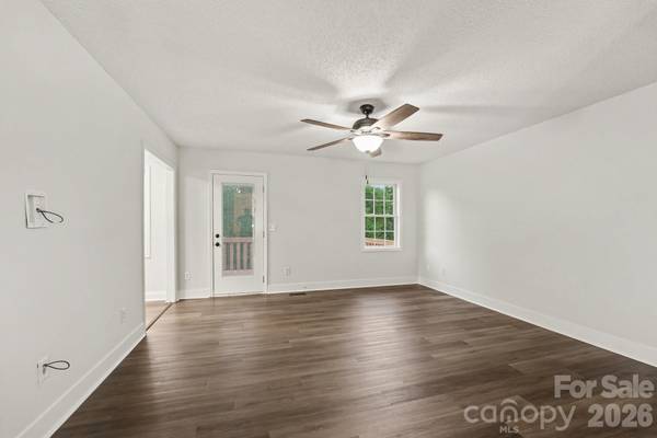 4750 Dalena DR, Claremont, NC 28610