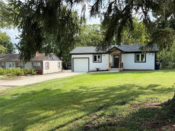 3739 Meadow LN, Kansas City, MO 64137