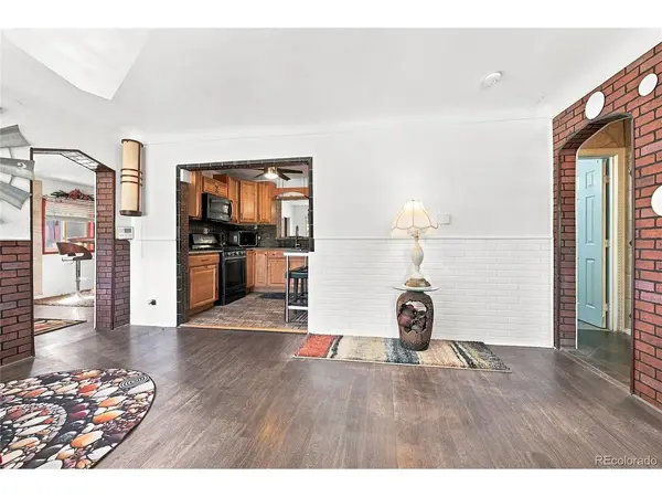 2065 Syracuse, Denver, CO 80207