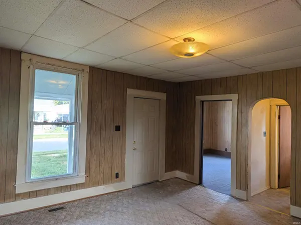 717 S Durbin ST, Bicknell, IN 47512