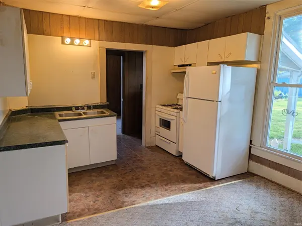 717 S Durbin ST, Bicknell, IN 47512