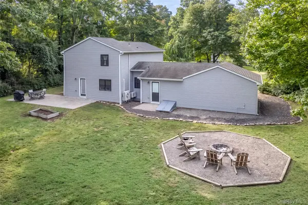 30 Knoth RD, Wallkill, NY 12589
