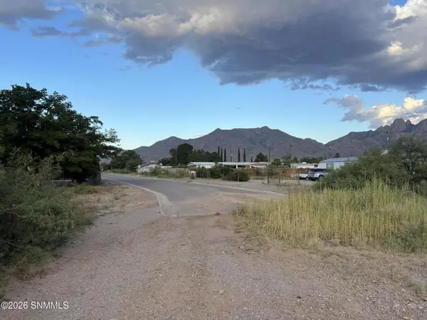 9200 Higgins LN, Las Cruces, NM 88011