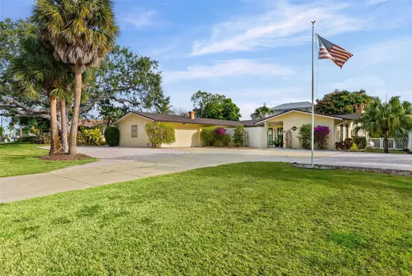 7215 WESTMORELAND DR, Sarasota, FL 34243