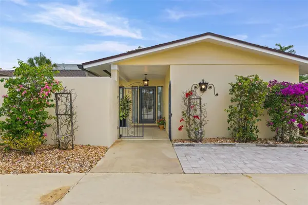 7215 WESTMORELAND DR, Sarasota, FL 34243