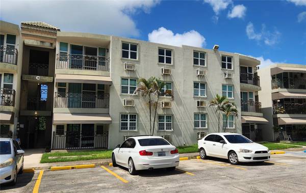 C-121 LA INMACULADA COURT COND, Vega Alta, PR 00692