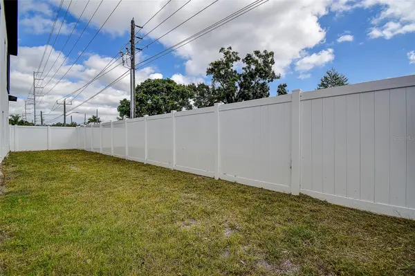 5200 7TH AVE N, St Petersburg, FL 33710