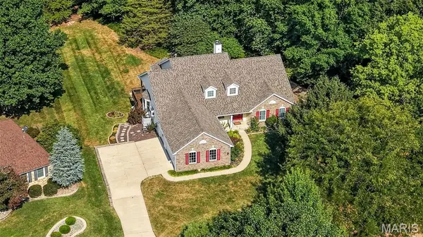 1 Big Bluff CT, St Charles, MO 63304