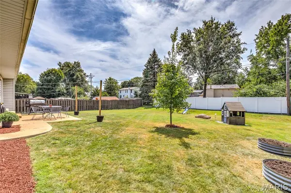 1640 Flordawn DR, Florissant, MO 63031