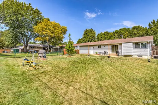1640 Flordawn DR, Florissant, MO 63031