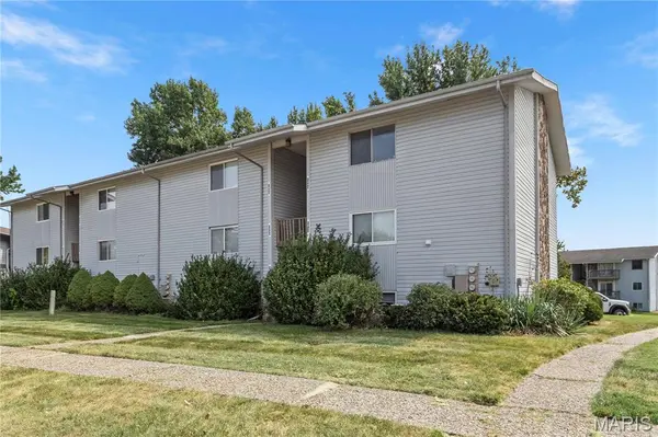 1941 Gascony Parc DR #1941, Lake St Louis, MO 63367