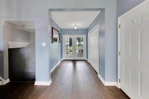 7309 Seminole CT, Darien, IL 60561