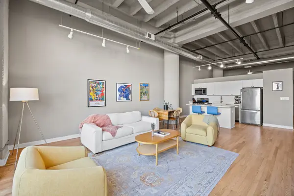 1601 W School ST #313, Chicago, IL 60657