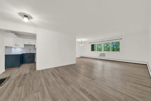 10015 Beverly DR #404, Skokie, IL 60076