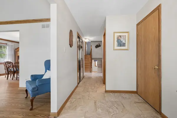 7802 Sawyer RD, Darien, IL 60561