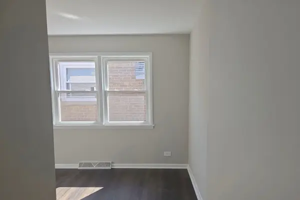 2252 E 92nd PL, Chicago, IL 60617