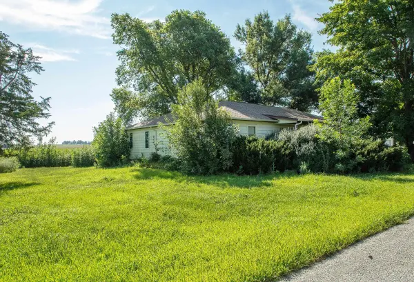 2805 W Marquis, Janesville, IA 50647