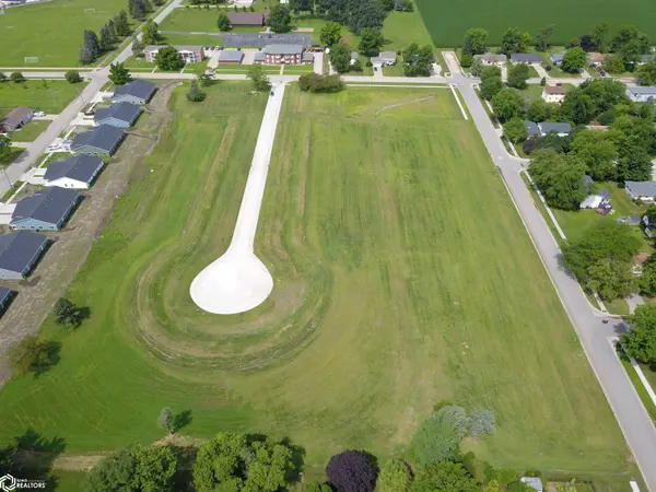 1608 Sunset ST, Grinnell, IA 50112