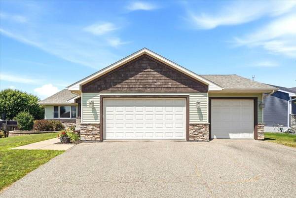 1647 Valley Quail DR, River Falls, WI 54022