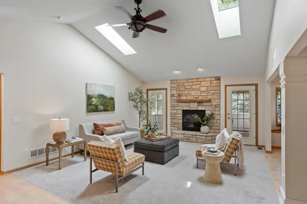 2452 Eagle Valley DR, Woodbury, MN 55129
