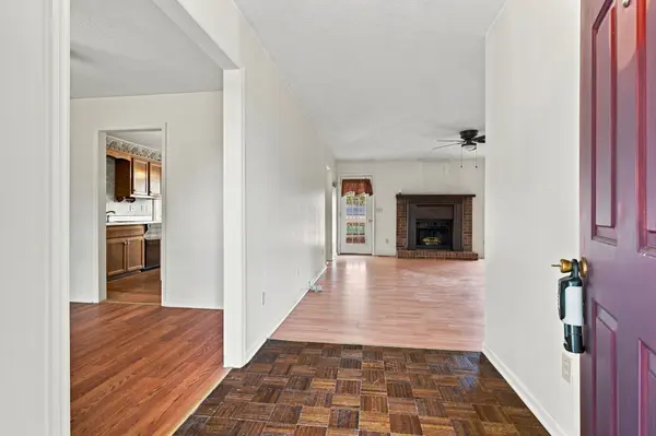 3300 Curtiswood Ln #E, Springfield, TN 37172